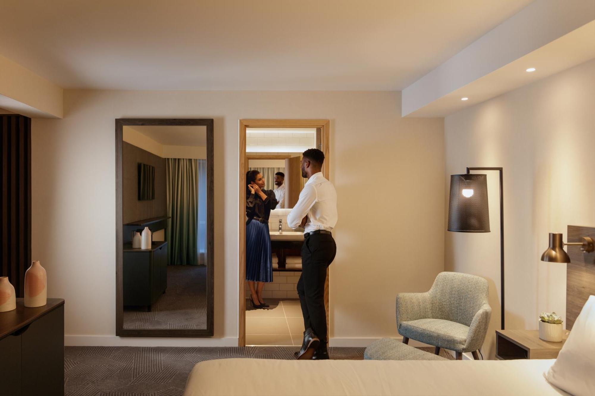 הייל Holiday Inn Manchester Airport T2 By Ihg מראה חיצוני תמונה